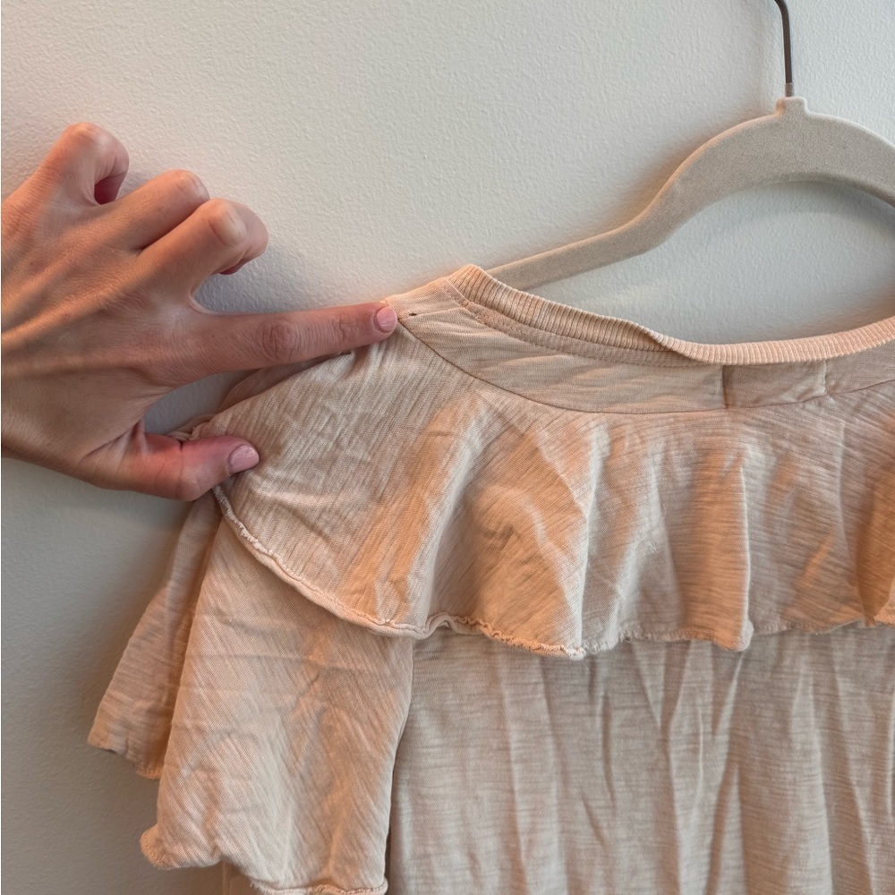 Nation LTD Kelsey Ruffled Romance V-Neck Tee Blouse - Cream/Antique Pink Size M - Picture 12 of 13